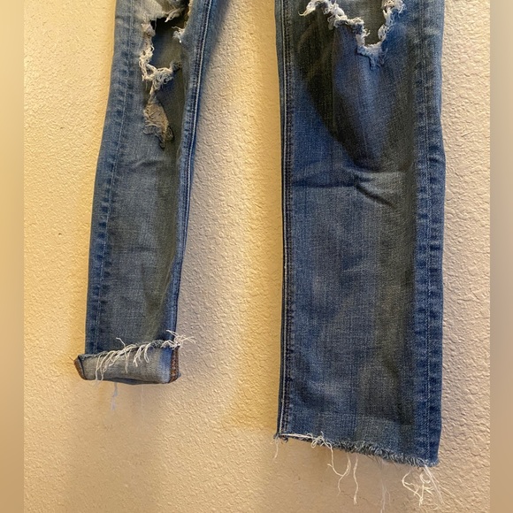 American Eagle Vintage Hi-Rise Slim Distressed Jeans - Picture 4 of 6